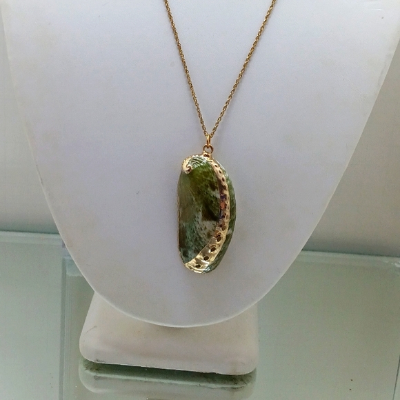 Abalone Natural Shell Pendant trim Gold edging - Picture 2 of 2
